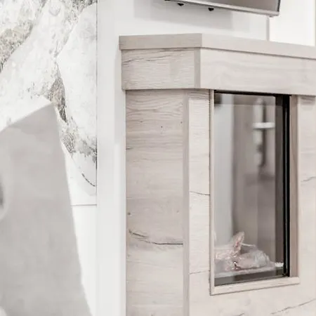 The Deluxe By Regina Апарт-готель