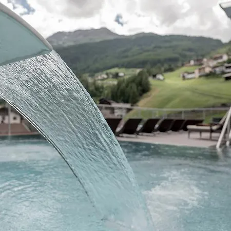 The Deluxe By Regina Aparthotel