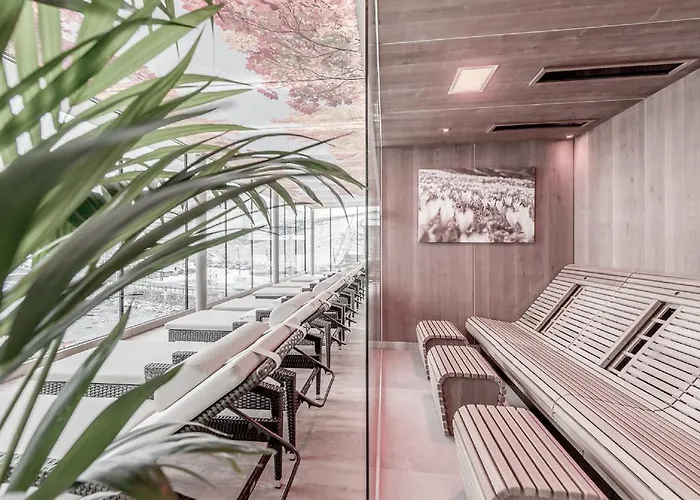 The Deluxe By Regina