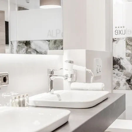The Deluxe By Regina Aparthotel Solden
